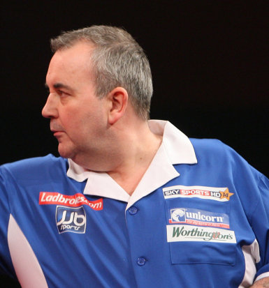 Terrific Taylor secures Wigan Double: Фил Тэйлор (Phil Taylor) на фото